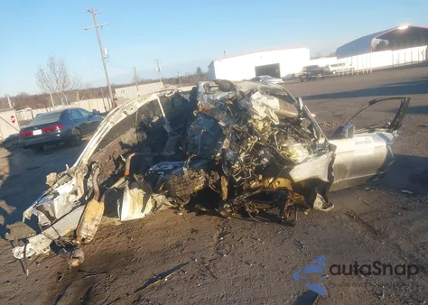 2011 Mercedes-Benz E 350 4Matic z USA, uszkodzony, nr VIN WDDHF8HB5BA501894